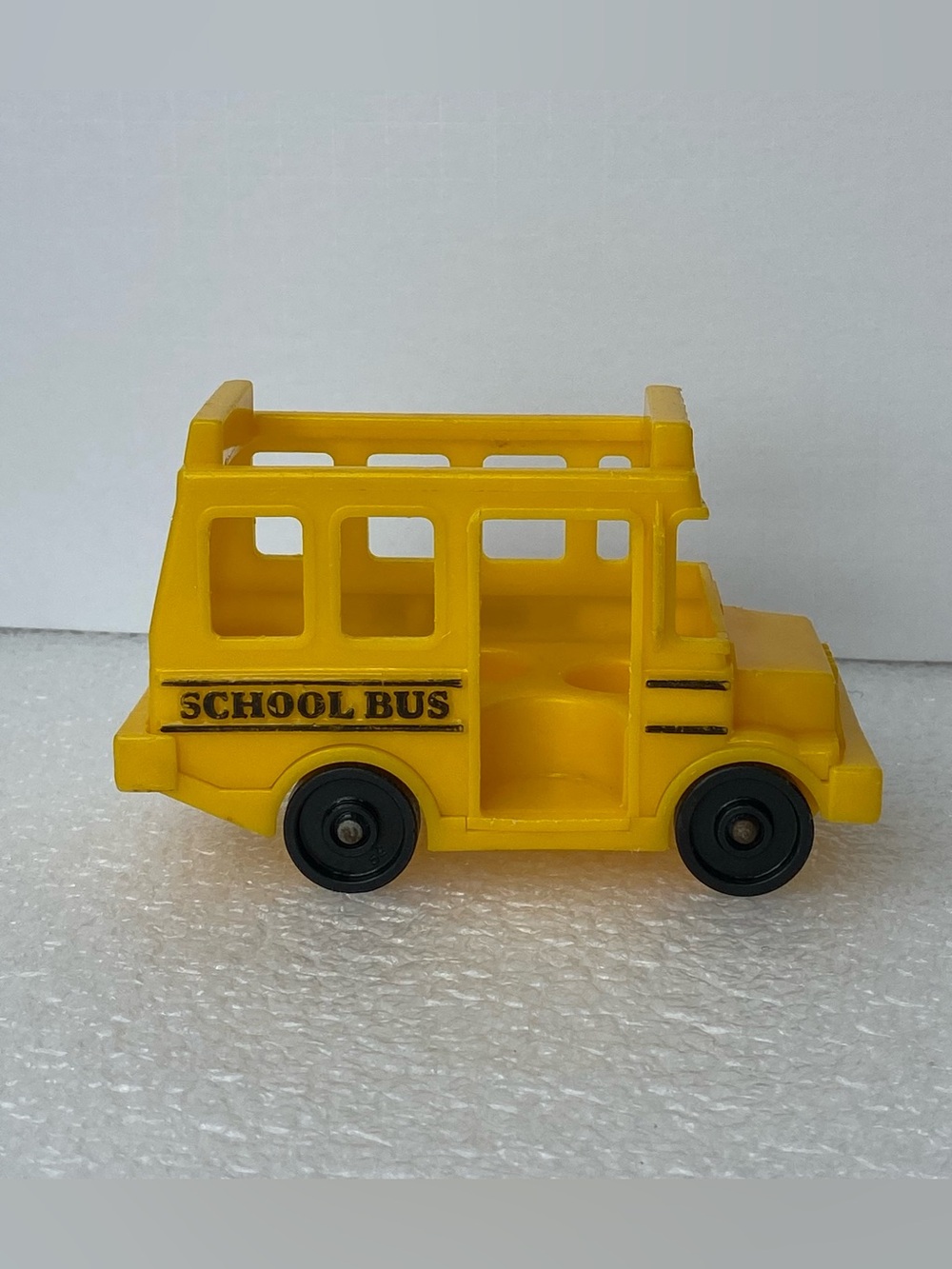Vintage 1988 Fisher-Price Little People Yellow
Mini School Bus Toy Vehicle #2550
